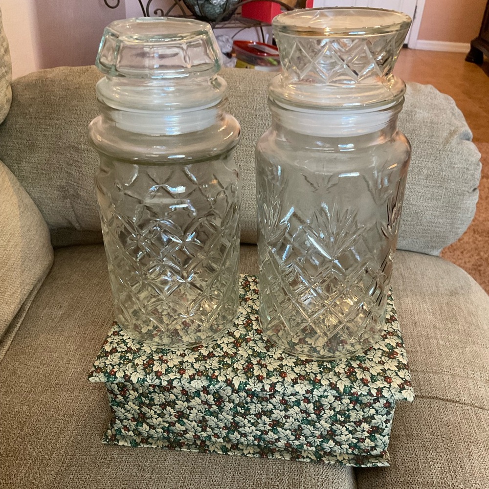 Vintage 1983 & 84 Mr. Peanut Clear Glass Canister Planters Jars W Lids - Picture 2 of 16
